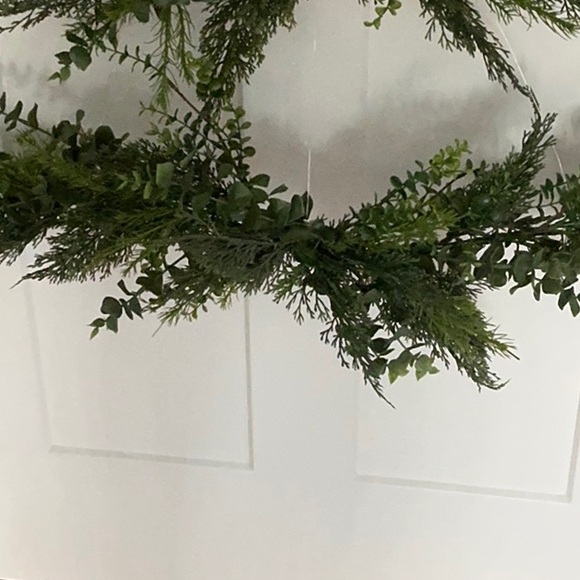 Grandinroad Greenery Wall-Mounted Christmas Tree with 32 piece mini ornaments. - Picture 5 of 8